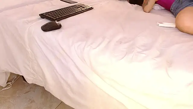 Snapshot of Kimandyuk chatting on 01-31-25, 01:33 Kimandyuk online show from 01-31-25, 01:33