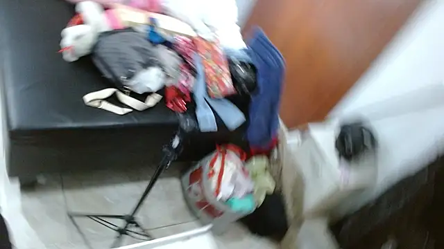 Snapshot of Kimandyuk chatting on 03-10-25, 07:29 Kimandyuk online show from 03-10-25, 07:29