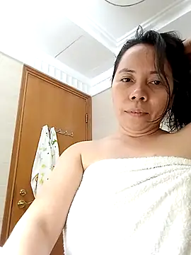 Snapshot of doggiepossession chatting on 03-13-25, 03:28 doggiepossession online show from 03-13-25, 03:28