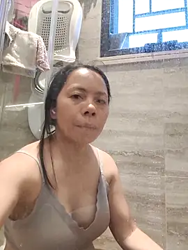 Snapshot of doggiepossession chatting on 11-17-25, 05:13 doggiepossession online show from 11-17-25, 05:13