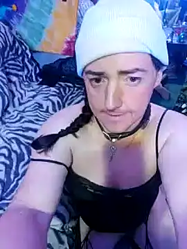 Snapshot of Boo-boo_kittyfux chatting on 01-15-25, 01:09 Boo-boo kittyfux online show from 01-15-25, 01:09