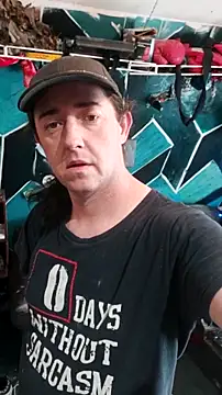 Snapshot of Boo-boo_kittyfux chatting on 11-23-25, 04:40 Boo-boo kittyfux online show from 11-23-25, 04:40