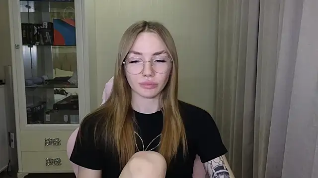 littlevildevil online show from 12-03-24, 04:28