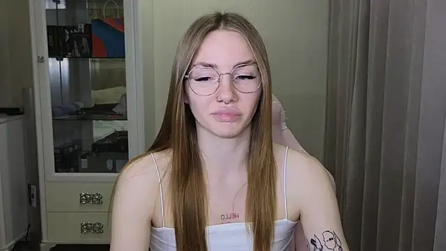 littlevildevil online show from 12-05-24, 02:22