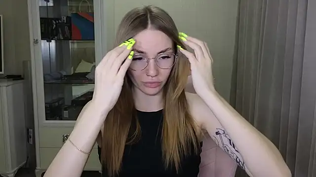 littlevildevil online show from 12-10-24, 11:11