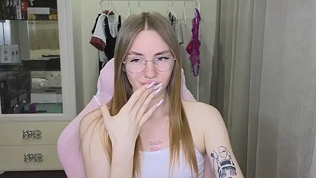 littlevildevil online show from 01-28-25, 02:21