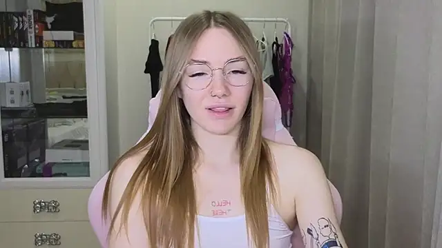 littlevildevil online show from 02-02-25, 10:13