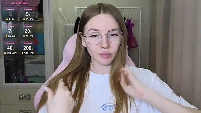 littlevildevil online show from 03-19-25, 11:06