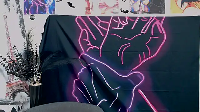 Snapshot of MademoiselleCl chatting on 12-04-24, 12:14 MademoiselleCl online show from 12-04-24, 12:14