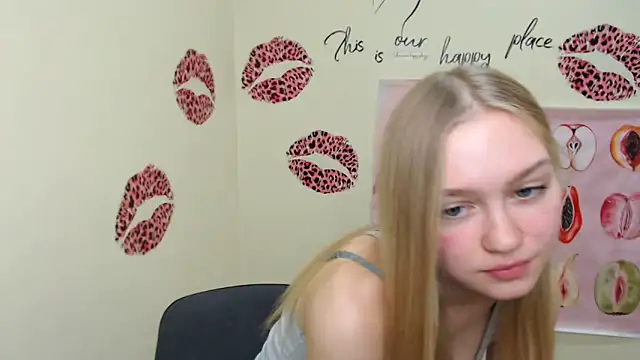 Snapshot of MademoiselleCl chatting on 12-11-24, 03:15 MademoiselleCl online show from 12-11-24, 03:15