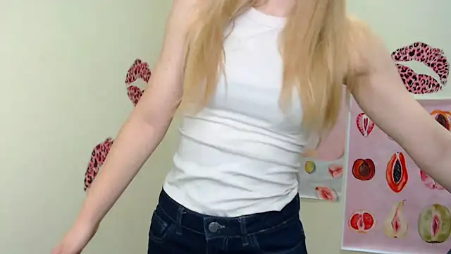 Snapshot of MademoiselleCl chatting on 12-15-24, 06:29 MademoiselleCl online show from 12-15-24, 06:29