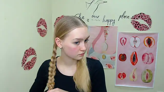 Snapshot of MademoiselleCl chatting on 12-16-24, 01:43 MademoiselleCl online show from 12-16-24, 01:43