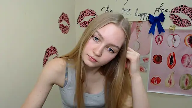 Snapshot of MademoiselleCl chatting on 12-20-24, 12:27 MademoiselleCl online show from 12-20-24, 12:27