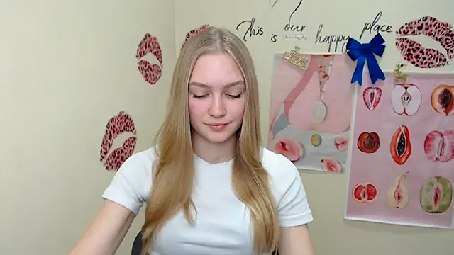 Snapshot of MademoiselleCl chatting on 12-21-24, 01:10 MademoiselleCl online show from 12-21-24, 01:10