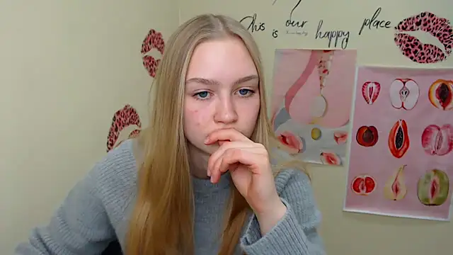 Snapshot of MademoiselleCl chatting on 01-07-25, 01:03 MademoiselleCl online show from 01-07-25, 01:03