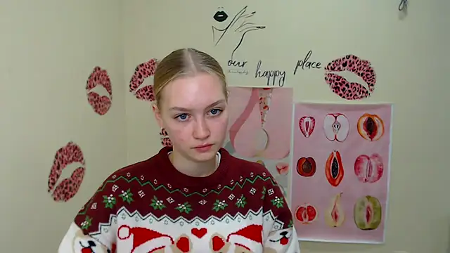 Snapshot of MademoiselleCl chatting on 01-08-25, 07:13 MademoiselleCl online show from 01-08-25, 07:13