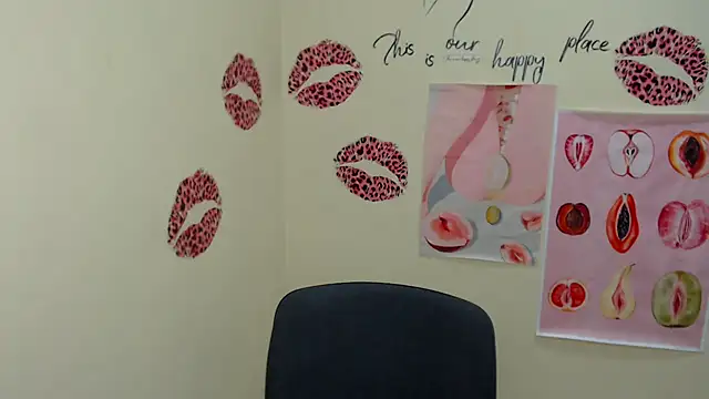 Snapshot of MademoiselleCl chatting on 01-09-25, 06:59 MademoiselleCl online show from 01-09-25, 06:59