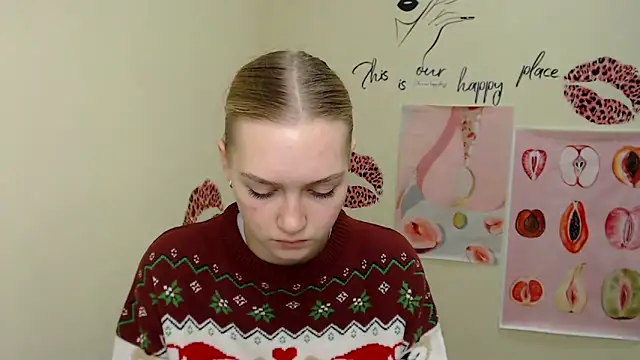 Snapshot of MademoiselleCl chatting on 01-11-25, 12:40 MademoiselleCl online show from 01-11-25, 12:40