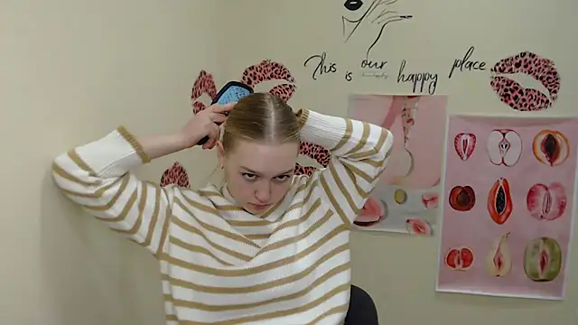 Snapshot of MademoiselleCl chatting on 01-14-25, 11:31 MademoiselleCl online show from 01-14-25, 11:31