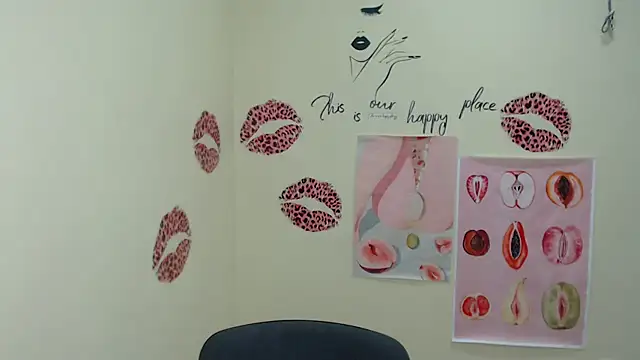 Snapshot of MademoiselleCl chatting on 01-19-25, 07:04 MademoiselleCl online show from 01-19-25, 07:04