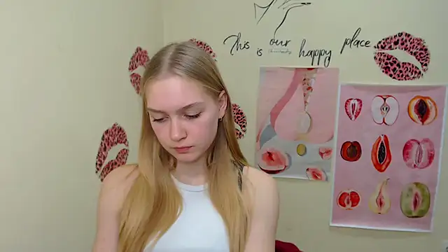 Snapshot of MademoiselleCl chatting on 01-25-25, 04:03 MademoiselleCl online show from 01-25-25, 04:03