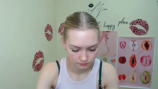 Snapshot of MademoiselleCl chatting on 01-26-25, 07:10 MademoiselleCl online show from 01-26-25, 07:10