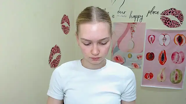 Snapshot of MademoiselleCl chatting on 02-04-25, 07:29 MademoiselleCl online show from 02-04-25, 07:29