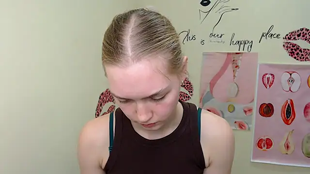 Snapshot of MademoiselleCl chatting on 02-07-25, 04:03 MademoiselleCl online show from 02-07-25, 04:03