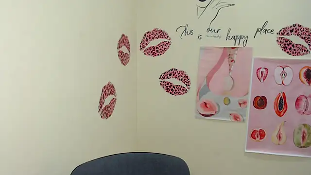 Snapshot of MademoiselleCl chatting on 02-09-25, 10:20 MademoiselleCl online show from 02-09-25, 10:20