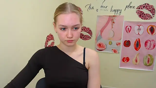 Snapshot of MademoiselleCl chatting on 02-16-25, 10:21 MademoiselleCl online show from 02-16-25, 10:21