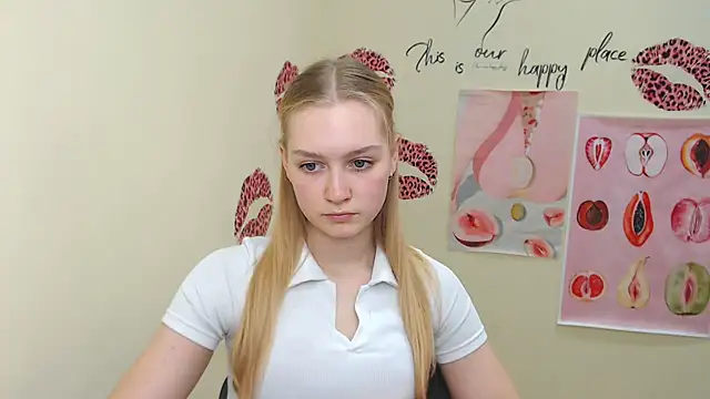 Snapshot of MademoiselleCl chatting on 02-27-25, 10:37 MademoiselleCl online show from 02-27-25, 10:37