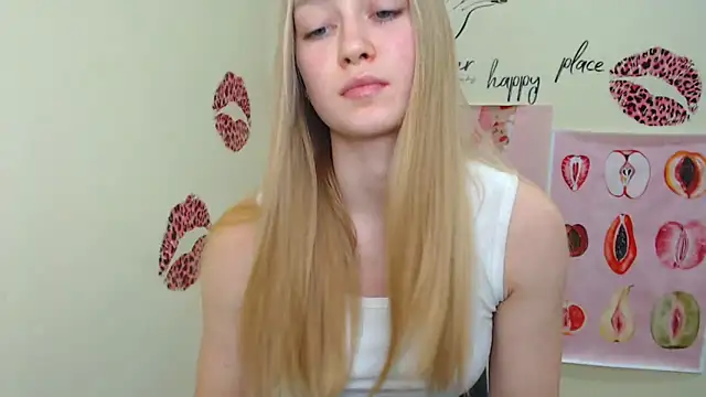 Snapshot of MademoiselleCl chatting on 03-01-25, 10:24 MademoiselleCl online show from 03-01-25, 10:24