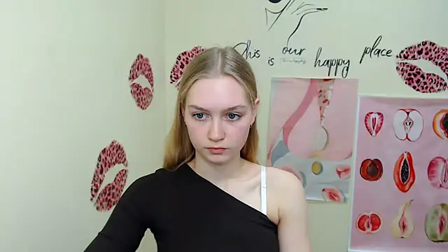 Snapshot of MademoiselleCl chatting on 03-16-25, 10:33 MademoiselleCl online show from 03-16-25, 10:33