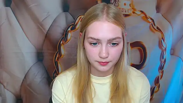 Snapshot of MademoiselleCl chatting on 09-11-25, 12:27 MademoiselleCl online show from 09-11-25, 12:27