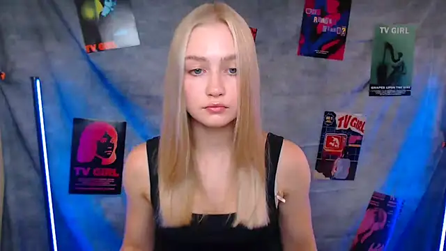 Snapshot of MademoiselleCl chatting on 09-19-25, 01:01 MademoiselleCl online show from 09-19-25, 01:01