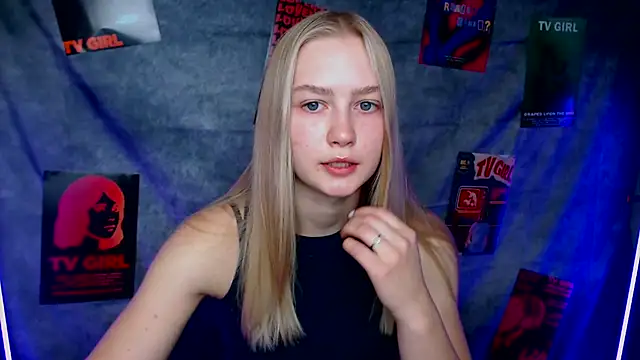 Snapshot of MademoiselleCl chatting on 09-26-25, 06:39 MademoiselleCl online show from 09-26-25, 06:39