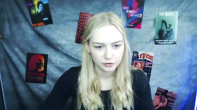 Snapshot of MademoiselleCl chatting on 09-27-25, 06:29 MademoiselleCl online show from 09-27-25, 06:29