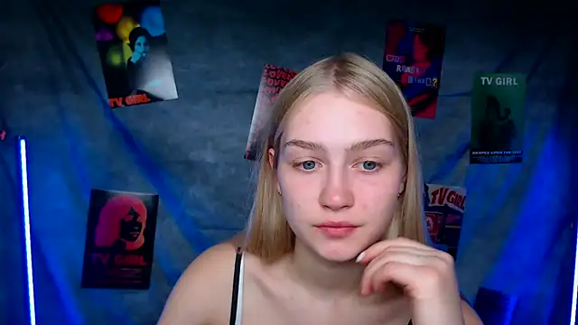 Snapshot of MademoiselleCl chatting on 09-28-25, 06:57 MademoiselleCl online show from 09-28-25, 06:57