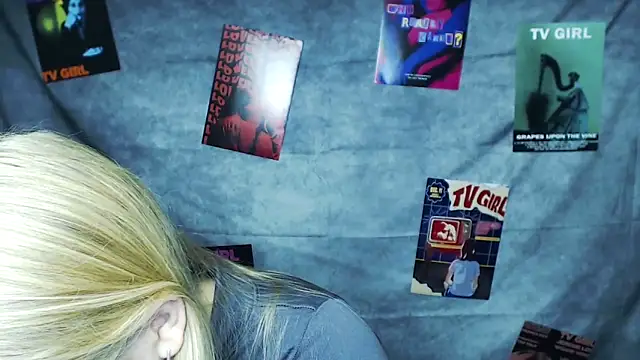 Snapshot of MademoiselleCl chatting on 10-06-25, 11:18 MademoiselleCl online show from 10-06-25, 11:18