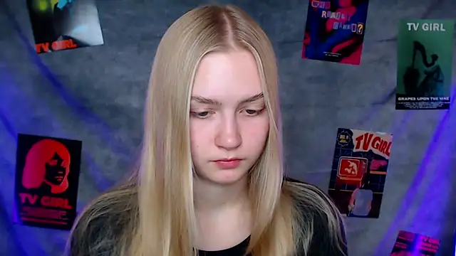 Snapshot of MademoiselleCl chatting on 10-23-25, 12:15 MademoiselleCl online show from 10-23-25, 12:15