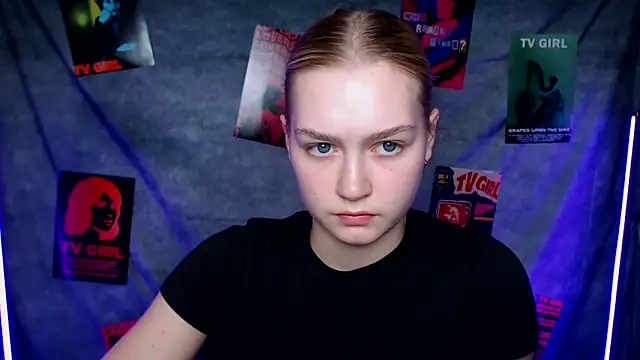 Snapshot of MademoiselleCl chatting on 11-04-25, 01:10 MademoiselleCl online show from 11-04-25, 01:10