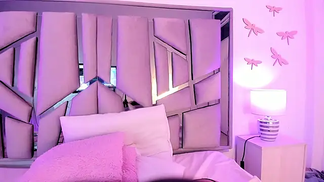  lanna jhonson  online show from 01-30-25, 05:28