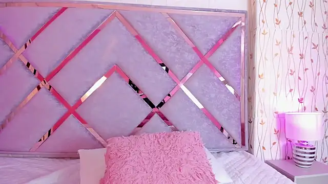  lanna jhonson  online show from 01-31-25, 02:39