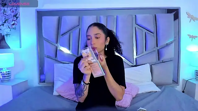  lanna jhonson  online show from 02-06-25, 11:32