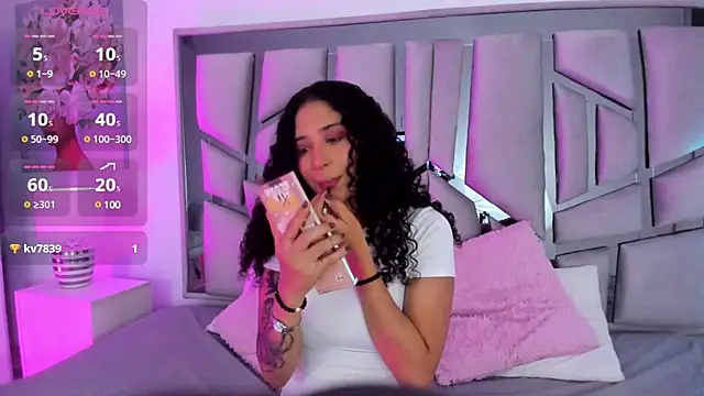  lanna jhonson  online show from 02-07-25, 11:34