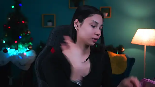 Snapshot of LittleSally__ chatting on 12-12-24, 08:14 LittleSally online show from 12-12-24, 08:14