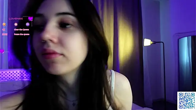 Snapshot of GillianDowdey chatting on 03-05-25, 01:21 GillianDowdey online show from 03-05-25, 01:21