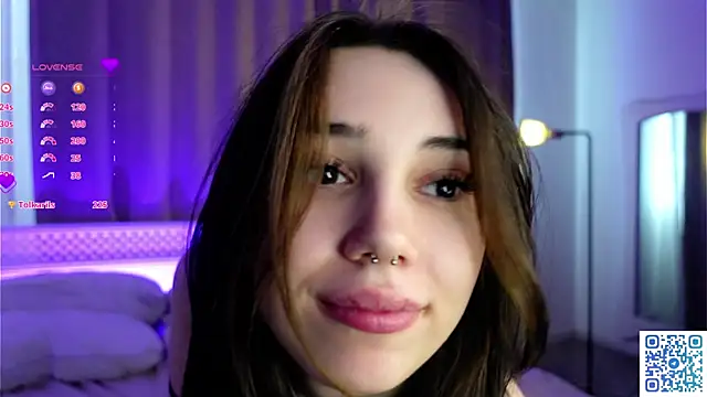 Snapshot of GillianDowdey chatting on 03-05-25, 04:24 GillianDowdey online show from 03-05-25, 04:24