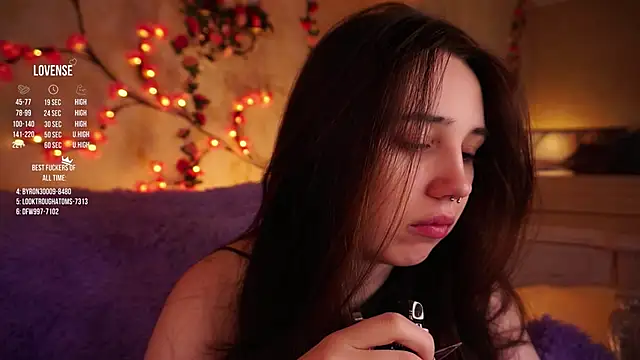 Snapshot of GillianDowdey chatting on 11-14-25, 04:00 GillianDowdey online show from 11-14-25, 04:00