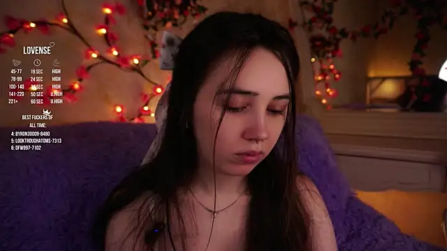 Snapshot of GillianDowdey chatting on 11-21-25, 03:16 GillianDowdey online show from 11-21-25, 03:16